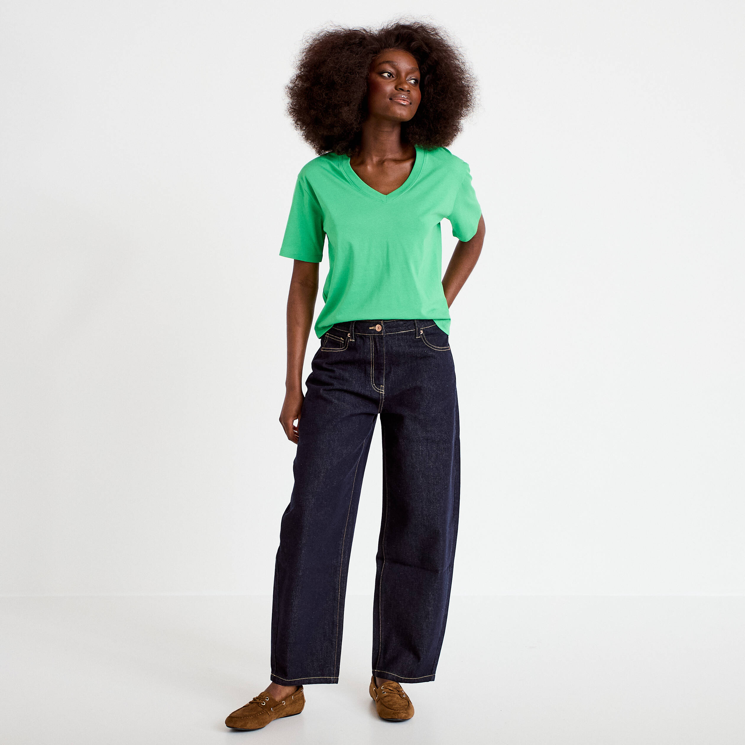 T-shirt col v manches courtes vert femme