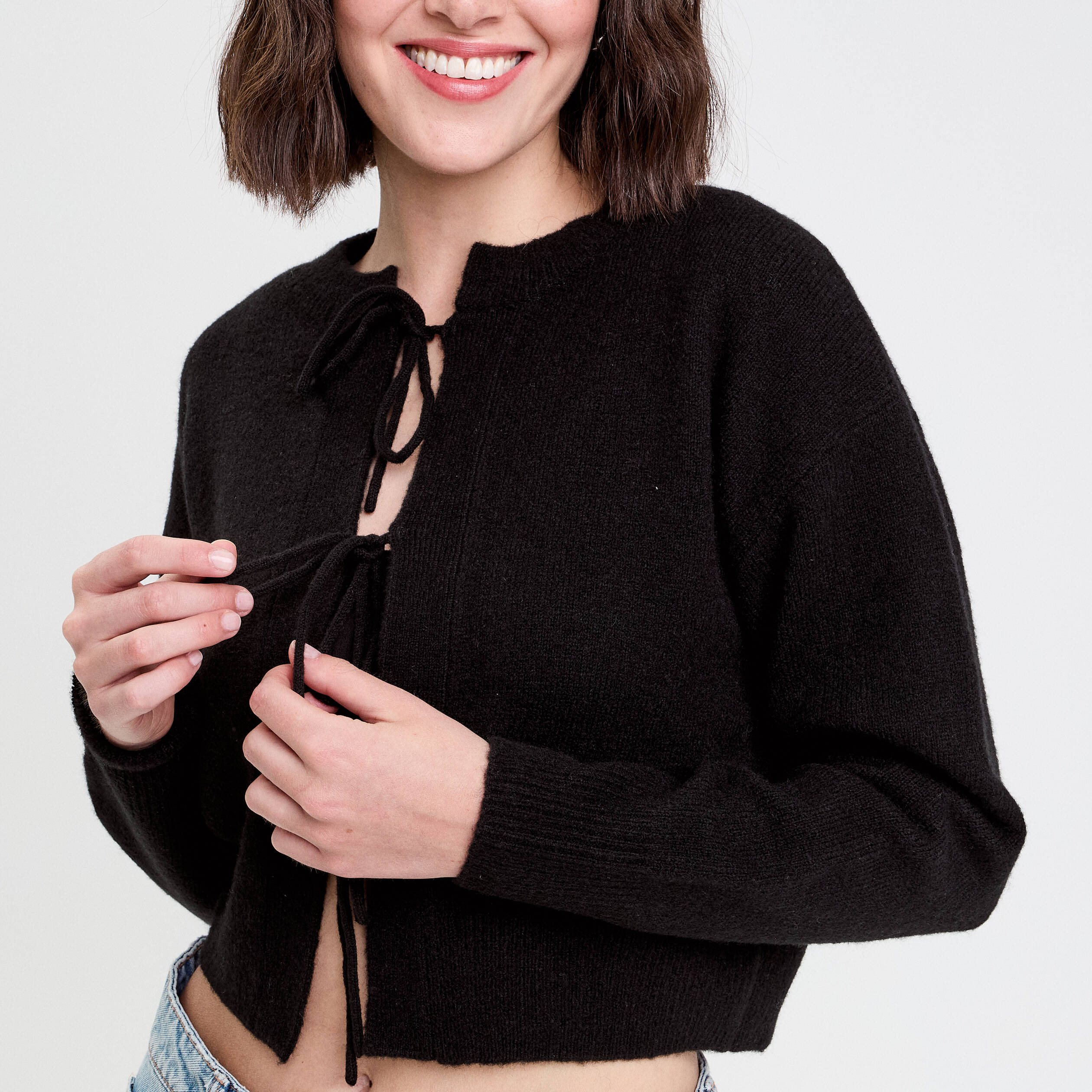 Gilet court nou&eacute; noir femme