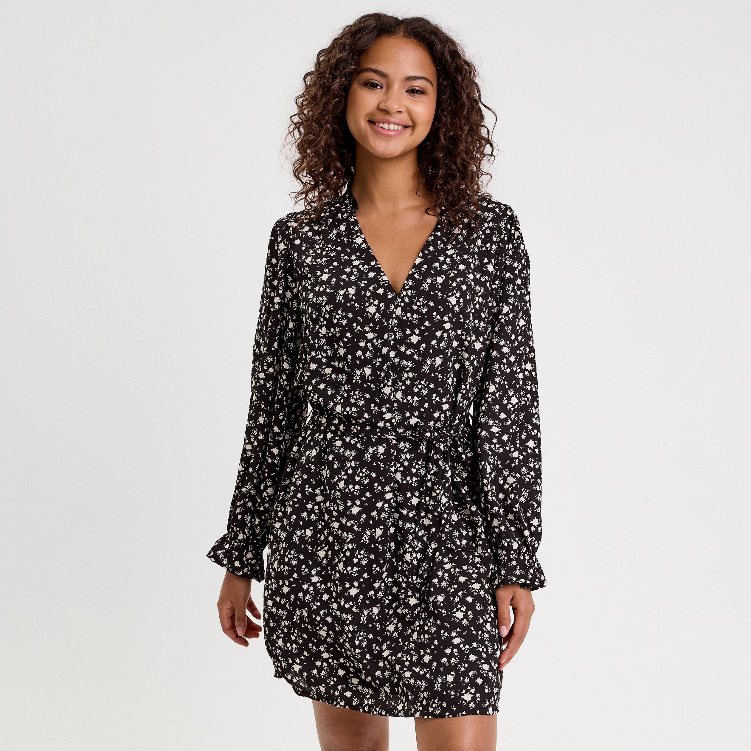 Robe droite ceintur&eacute;e blanc femme