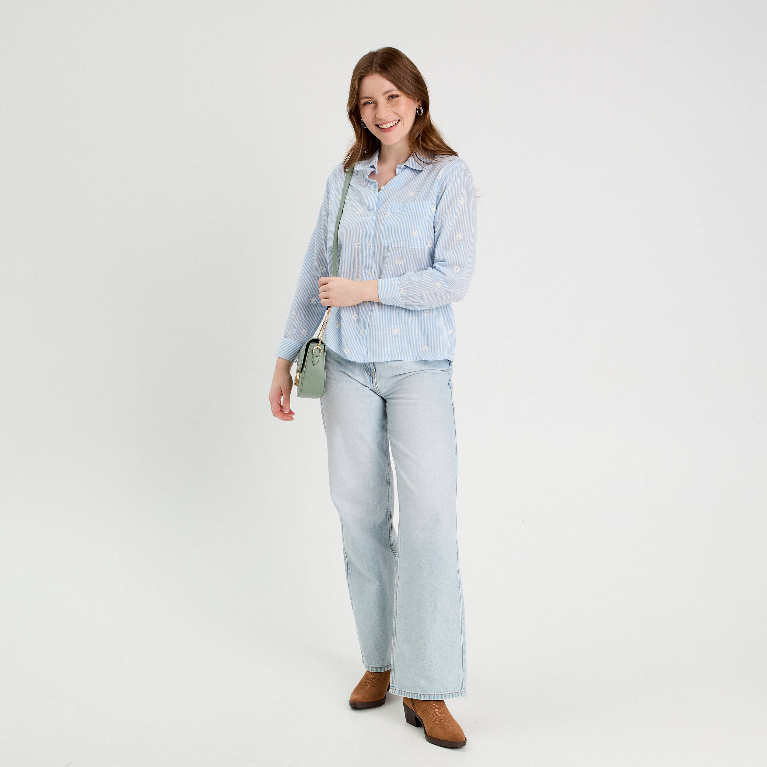 Chemise brod&eacute;e manches longues blanc femme
