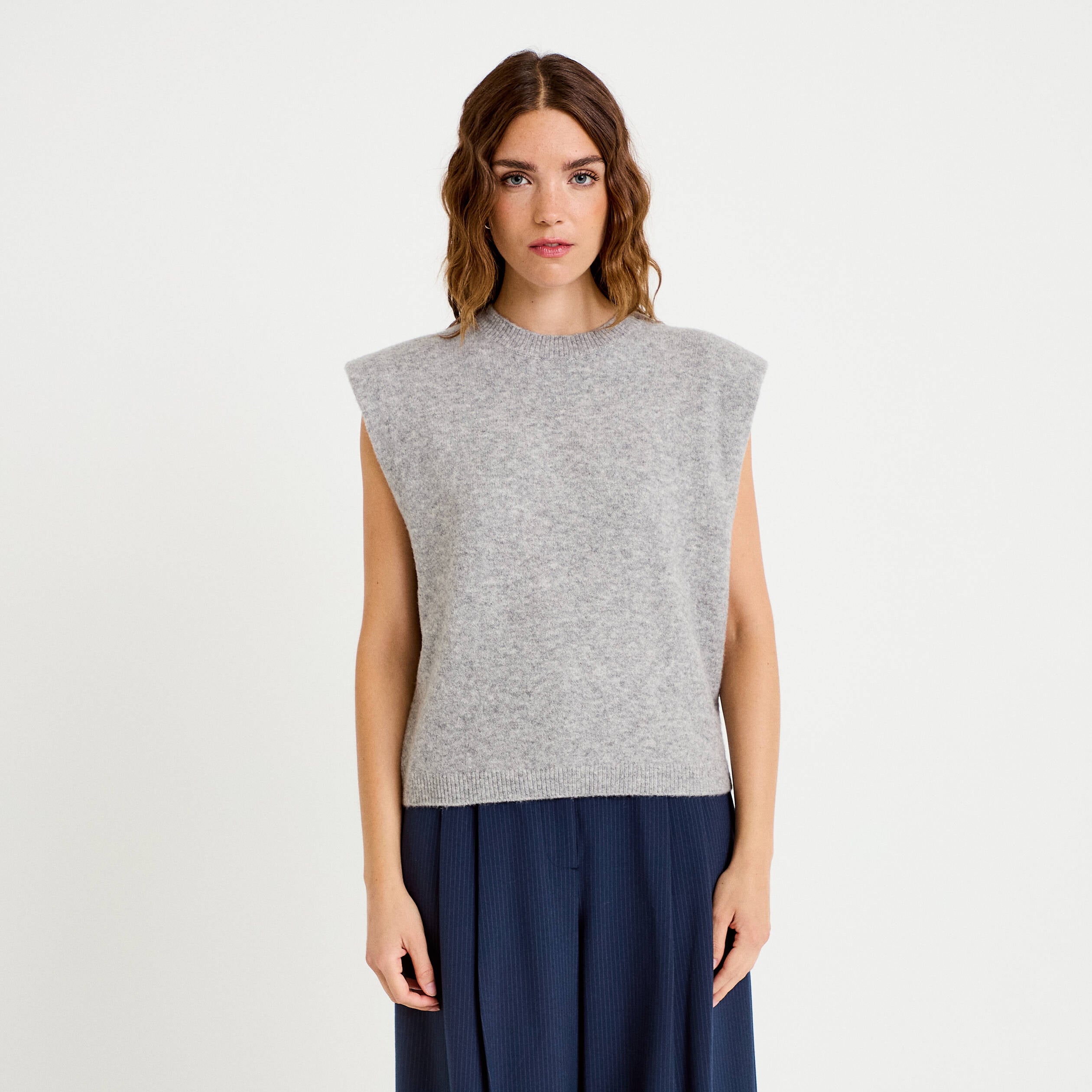 Pull sans manches col rond gris clair femme