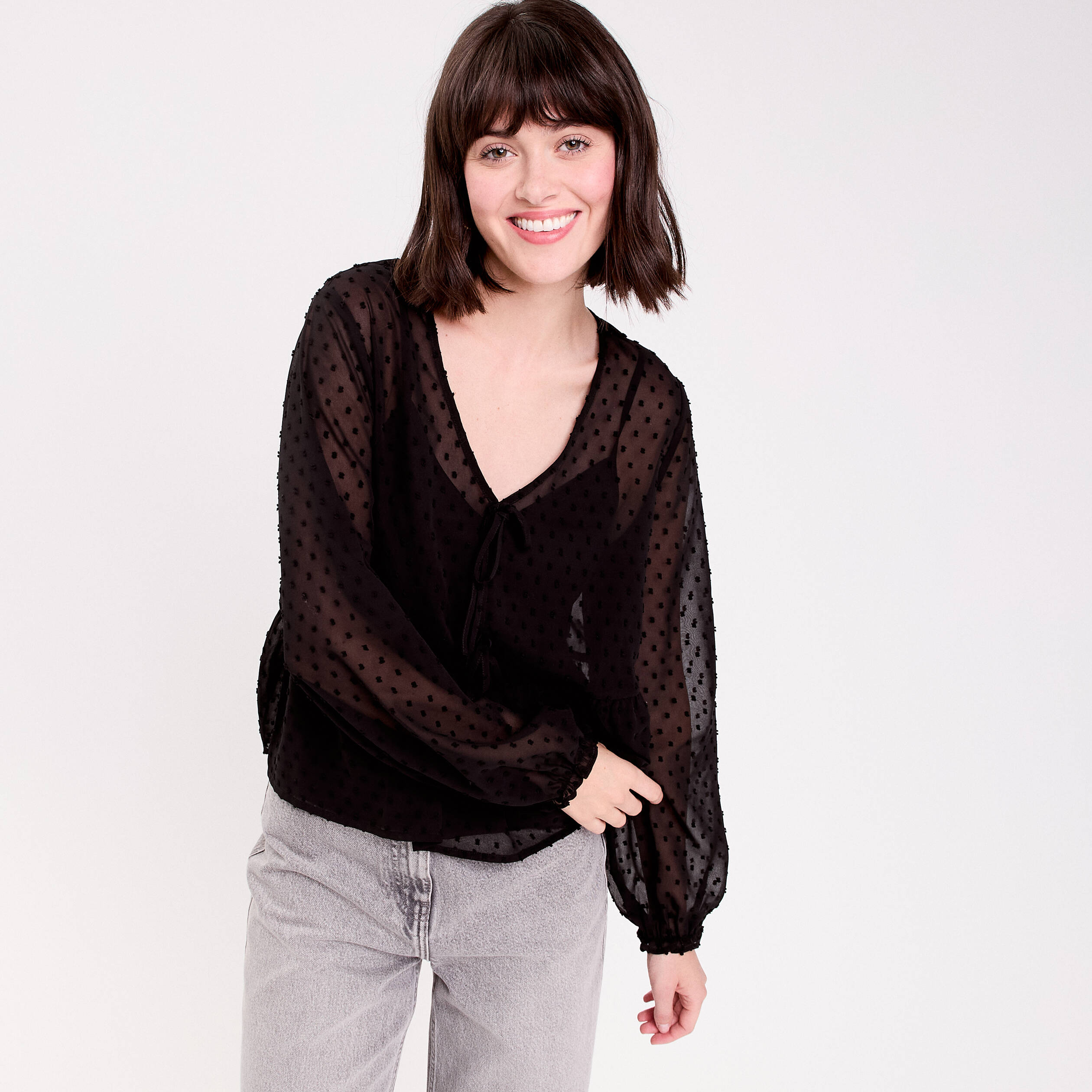 Blouse courte droite col v noir femme
