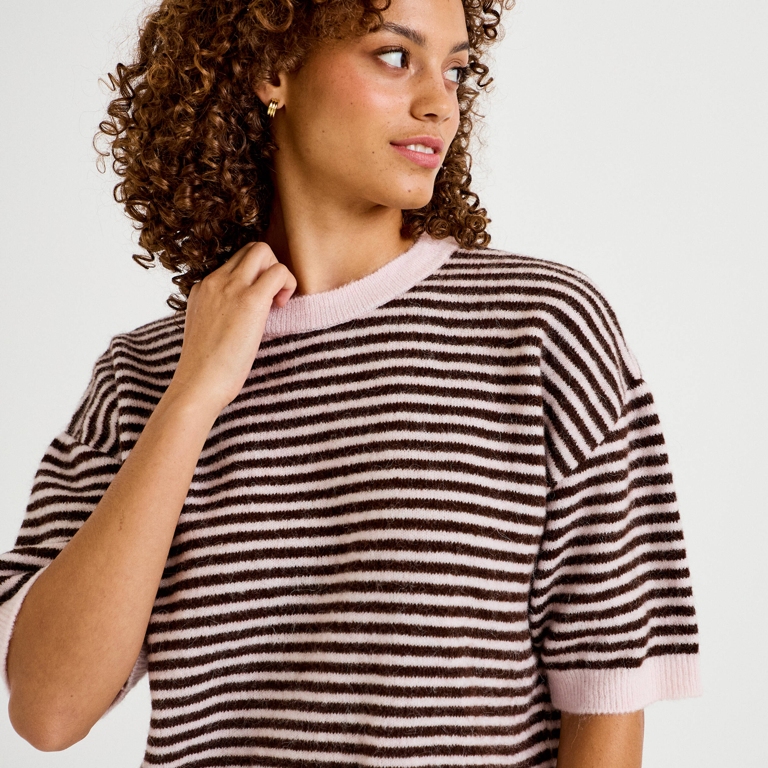 Pull ample duveteux manches courtes rose clair femme