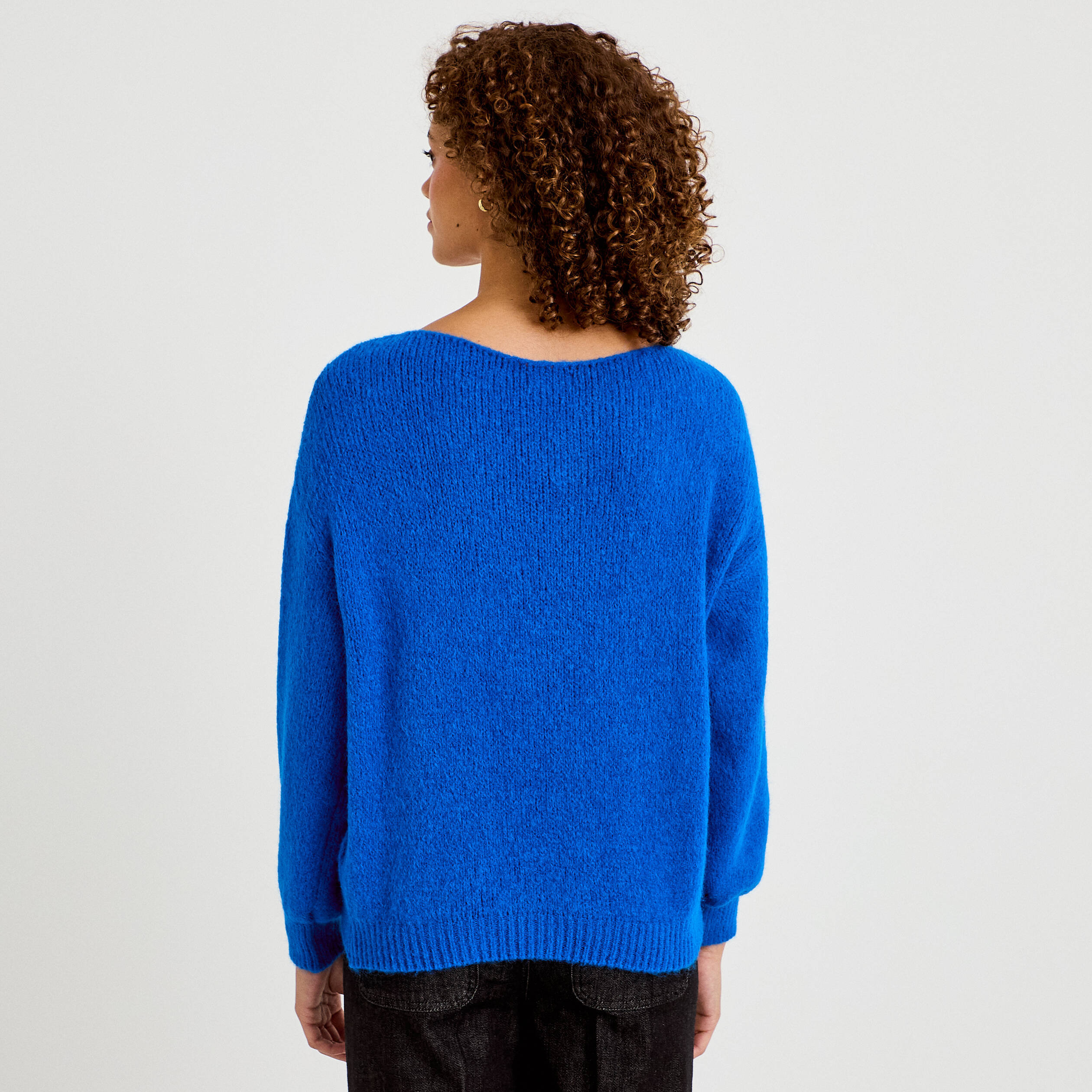 Pull ample col bateau manches longues bleu electrique femme