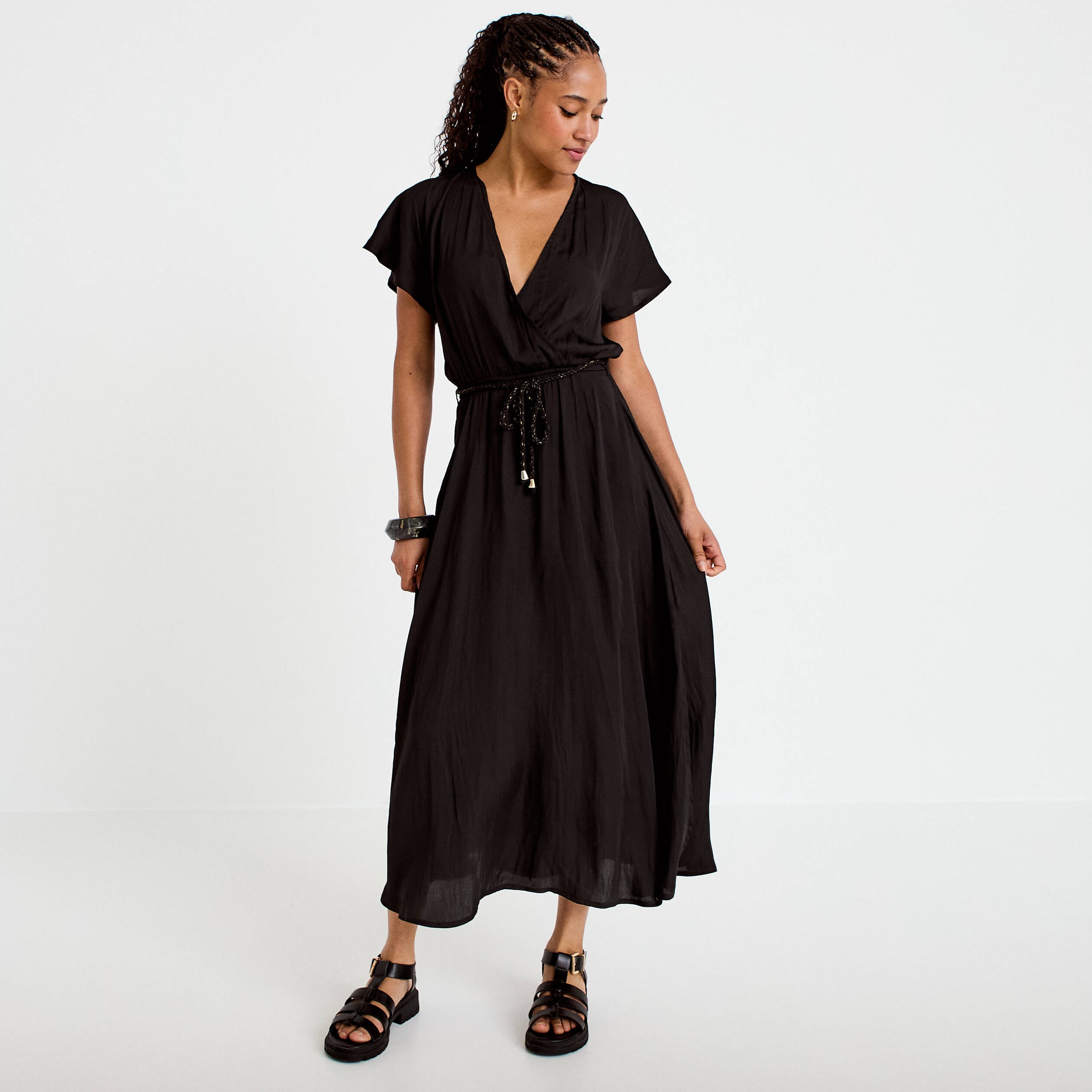 Robe longue &eacute;vas&eacute;e col v satin&eacute;e noir femme
