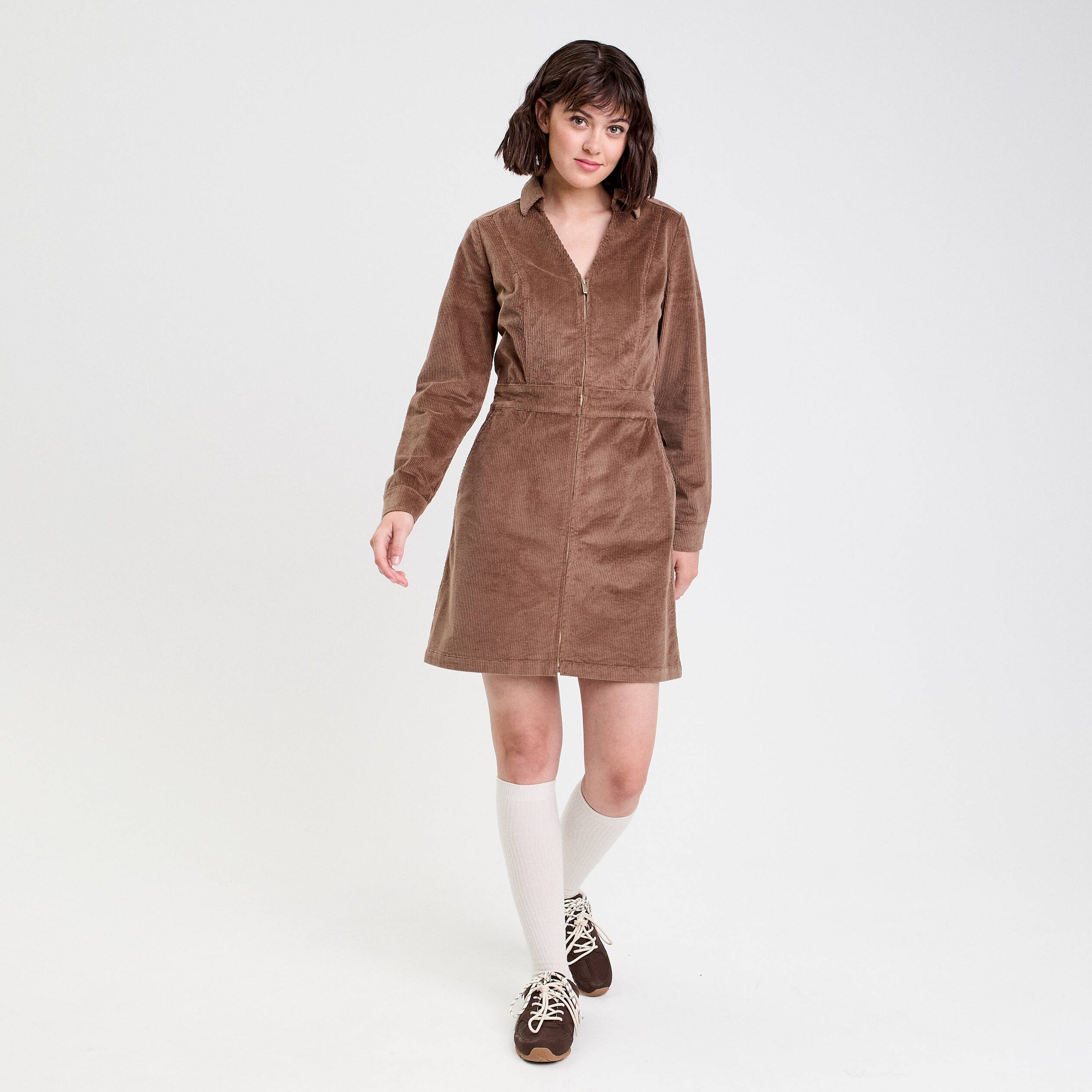 Robe zipp&eacute;e en velours taupe femme