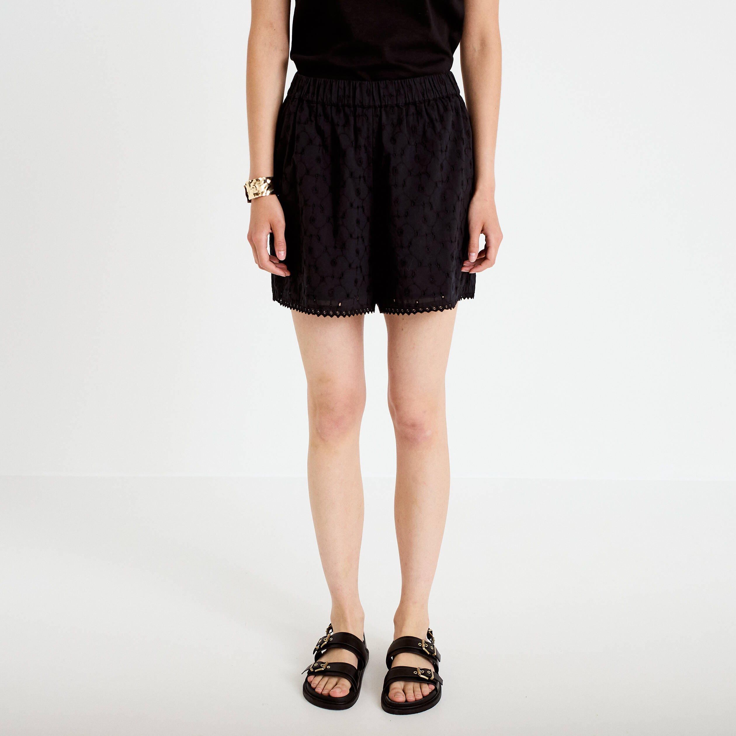 Short avec broderie noir femme