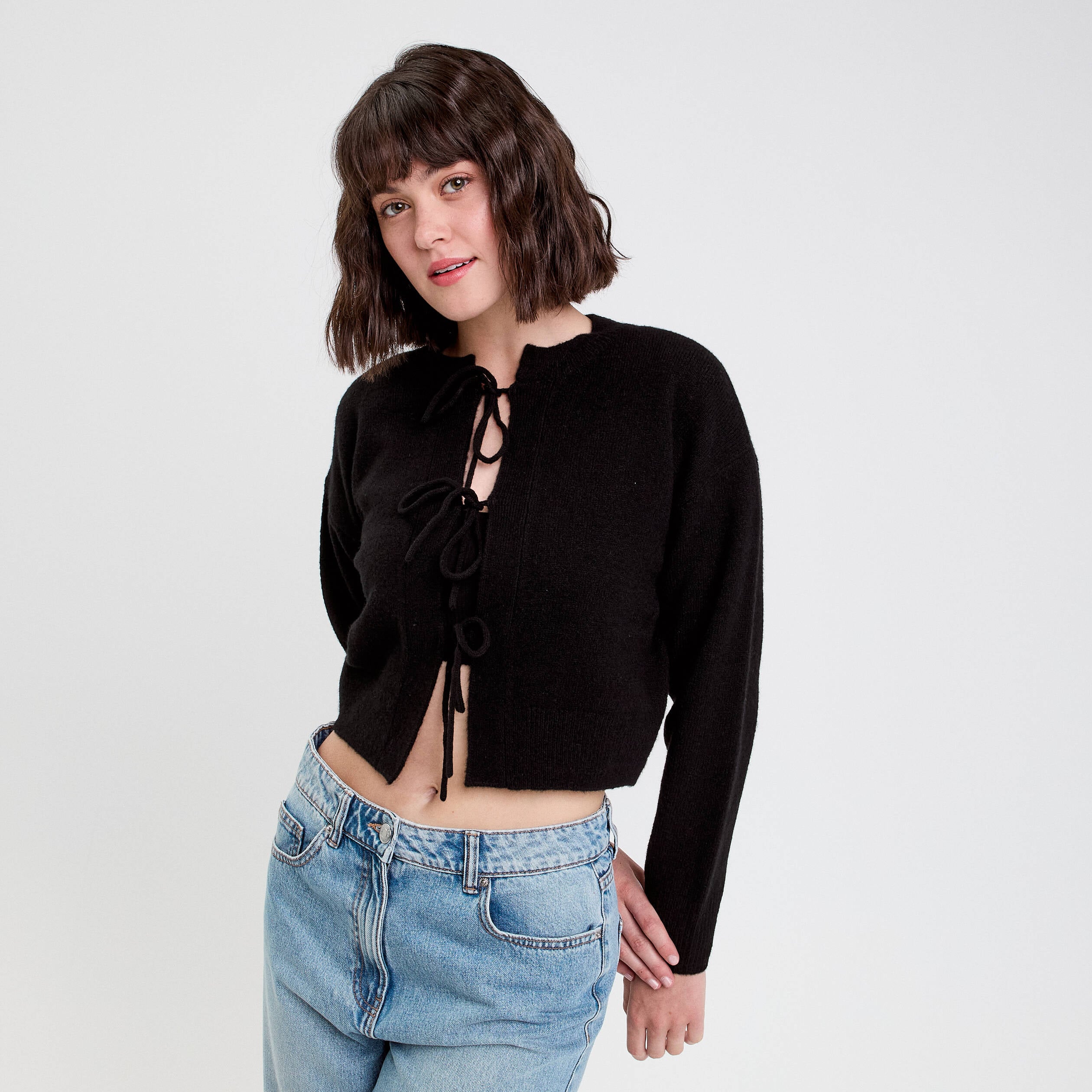 Gilet court nou&eacute; noir femme