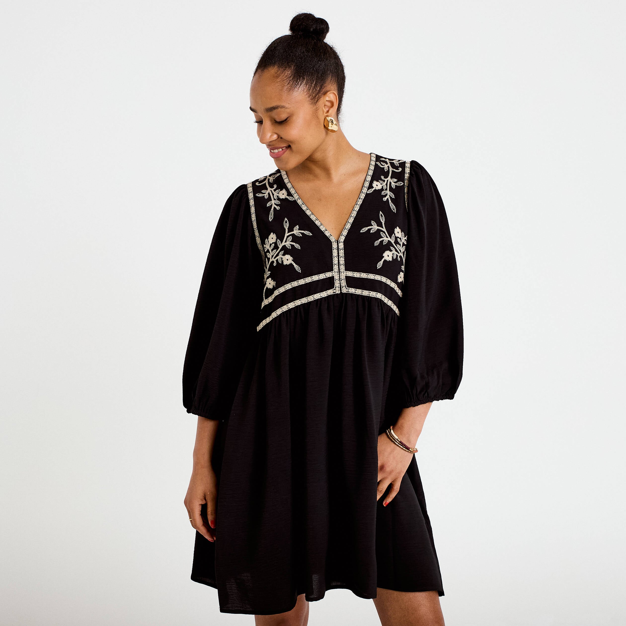 Robe droite courte col v manches 3/4 noir femme