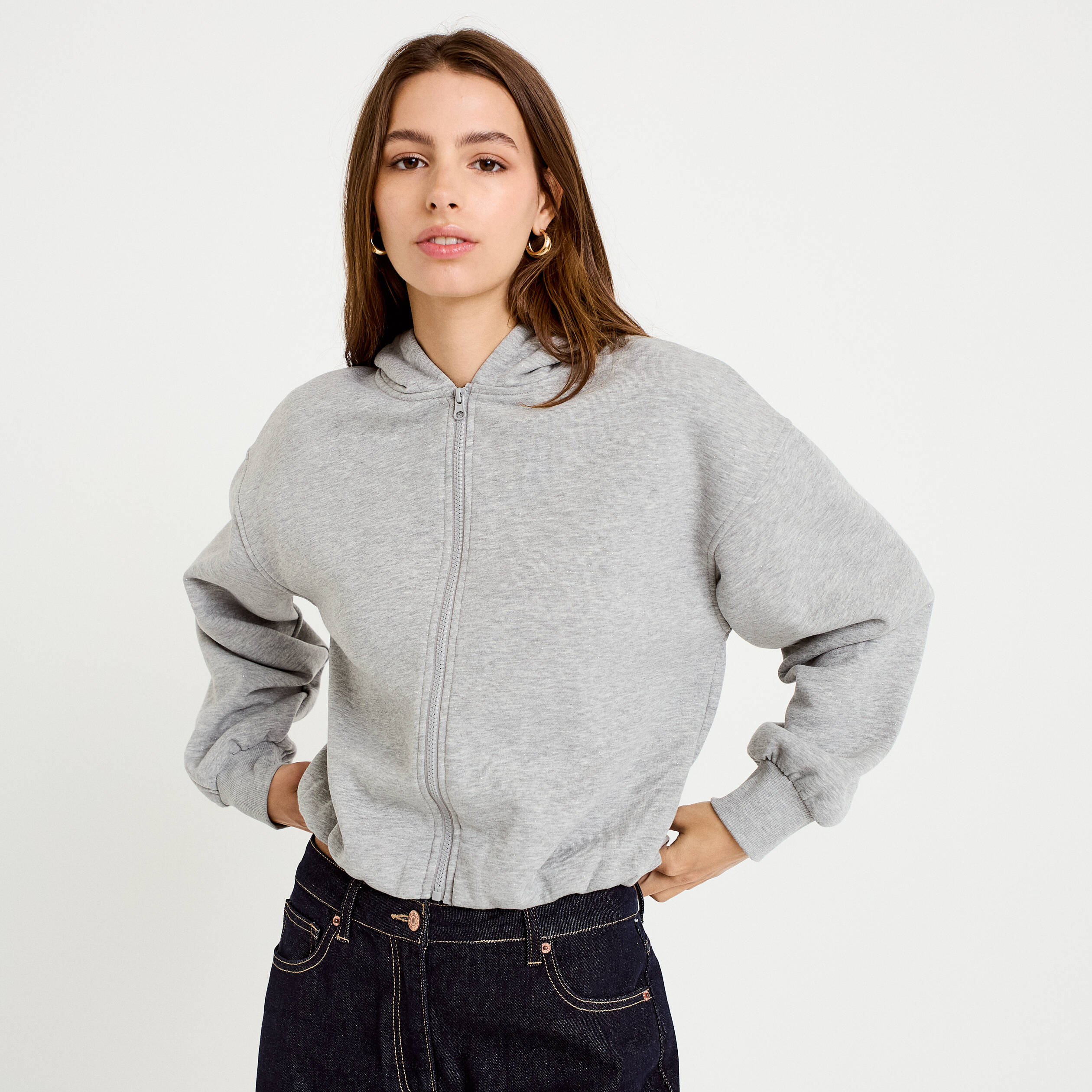 Sweat &agrave; capuche bas resserr&eacute; gris fonc&eacute; femme