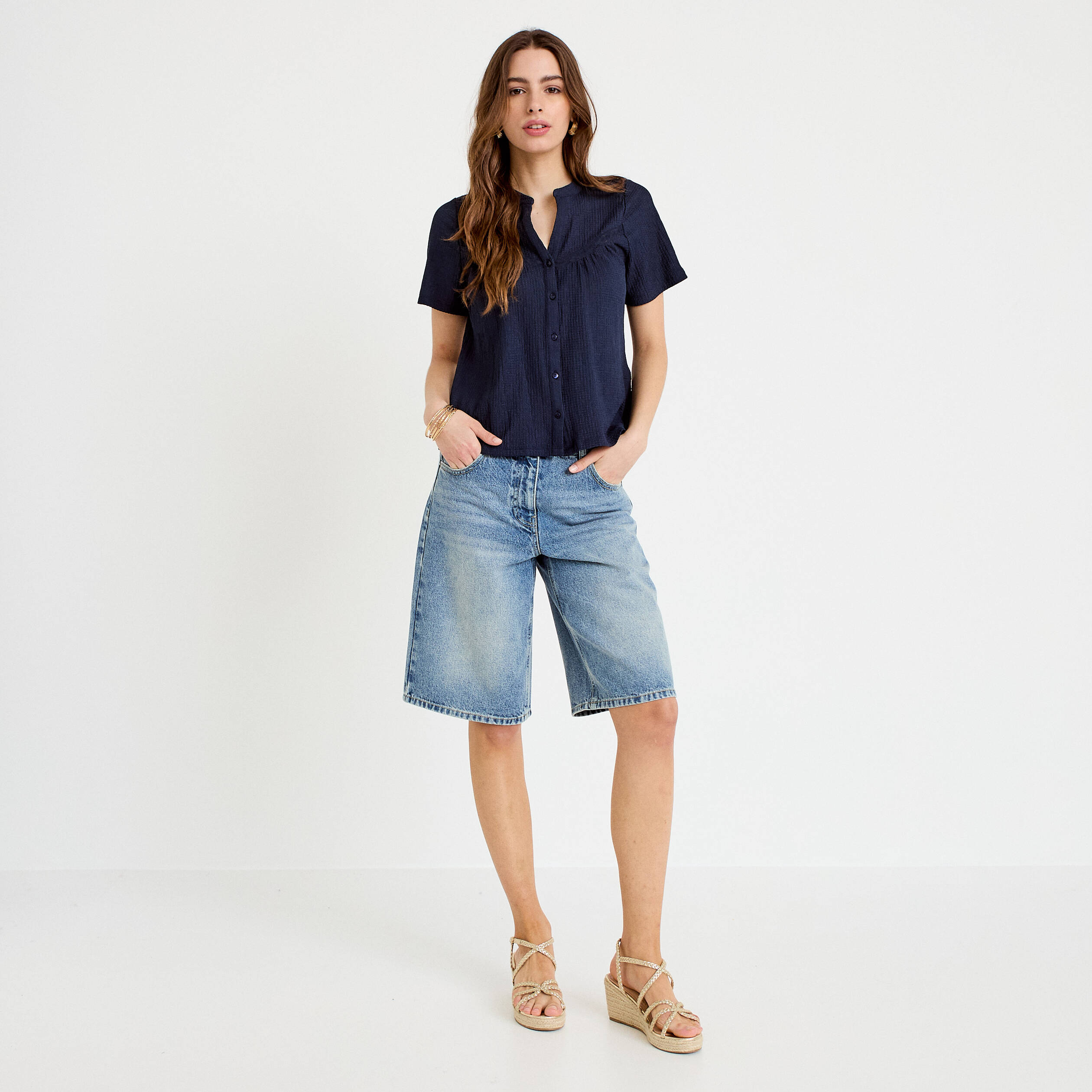 Blouse pliss&eacute;e col v manches courtes bleu fonc&eacute; femme