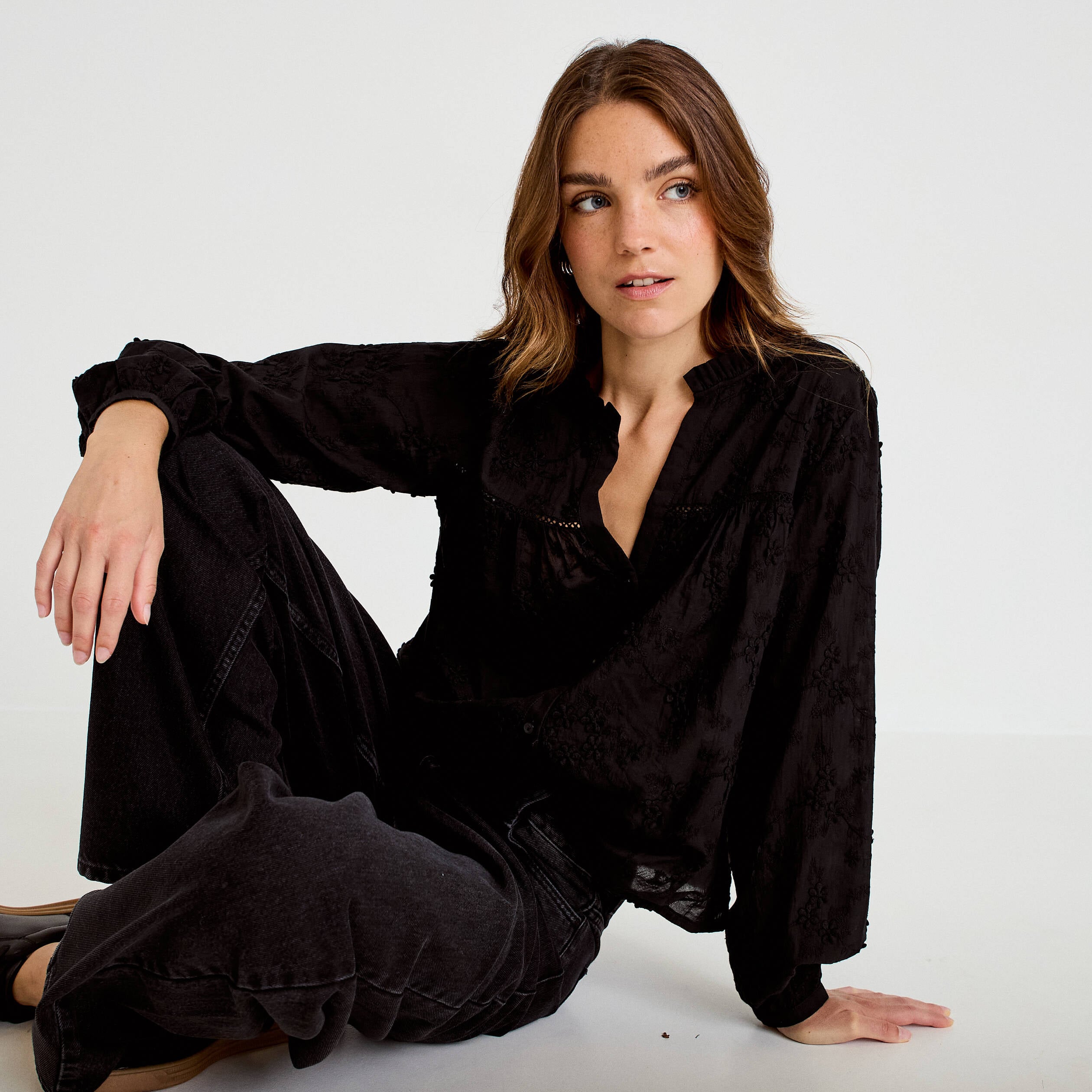 Blouse droite col rond manches longues noir femme