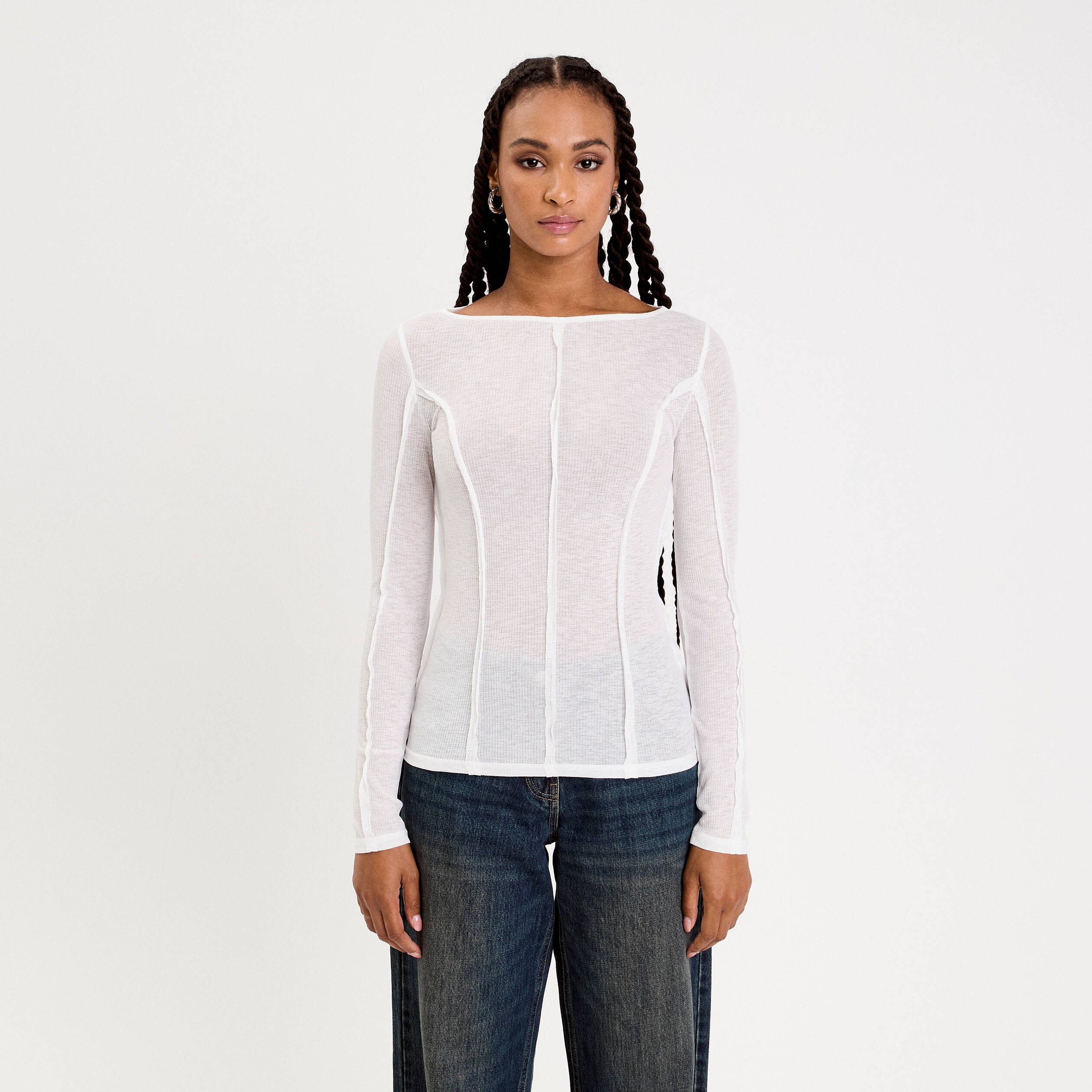 T-shirt cintr&eacute; col rond manches longues blanc femme