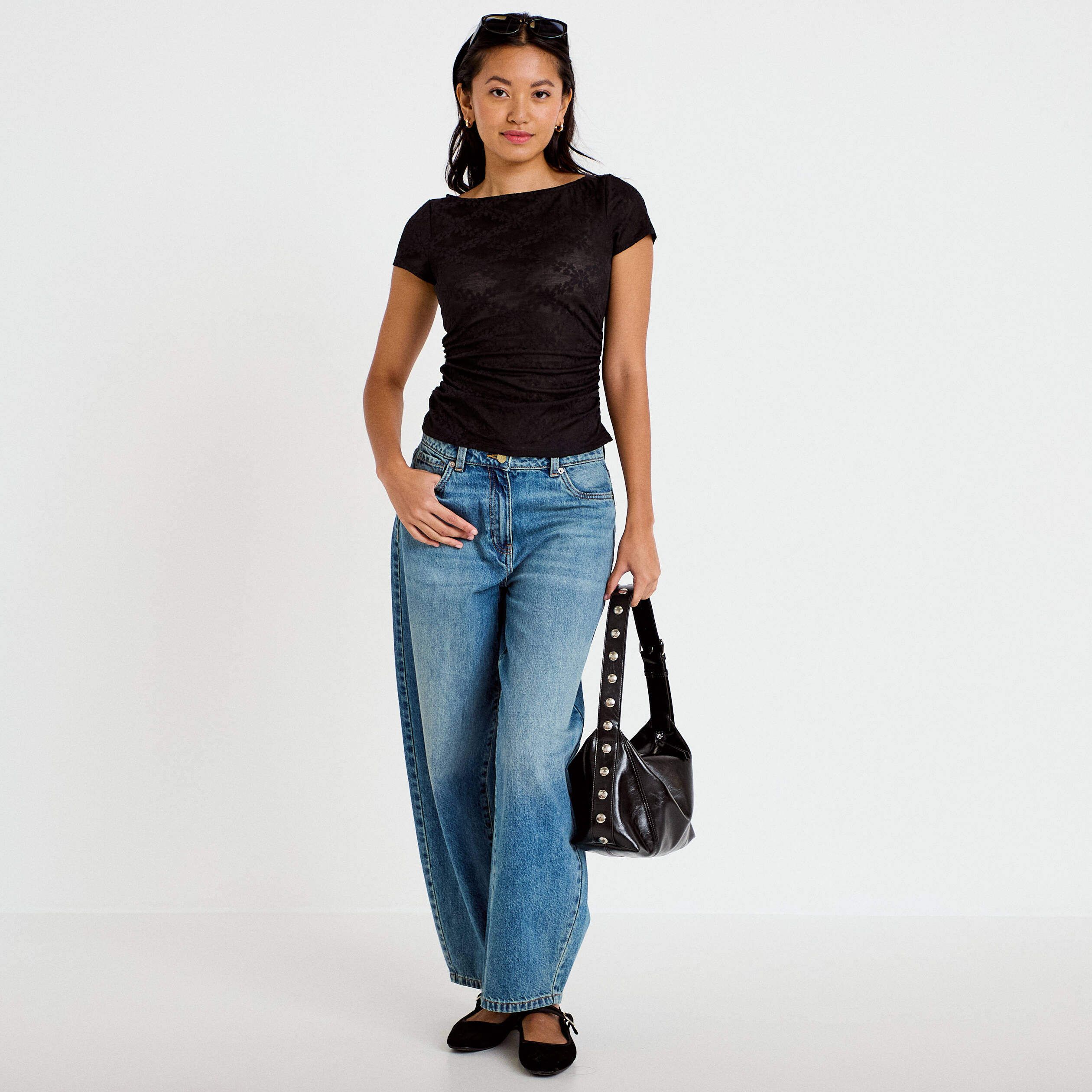 T-shirt ajust&eacute; dentelle col bateau noir femme