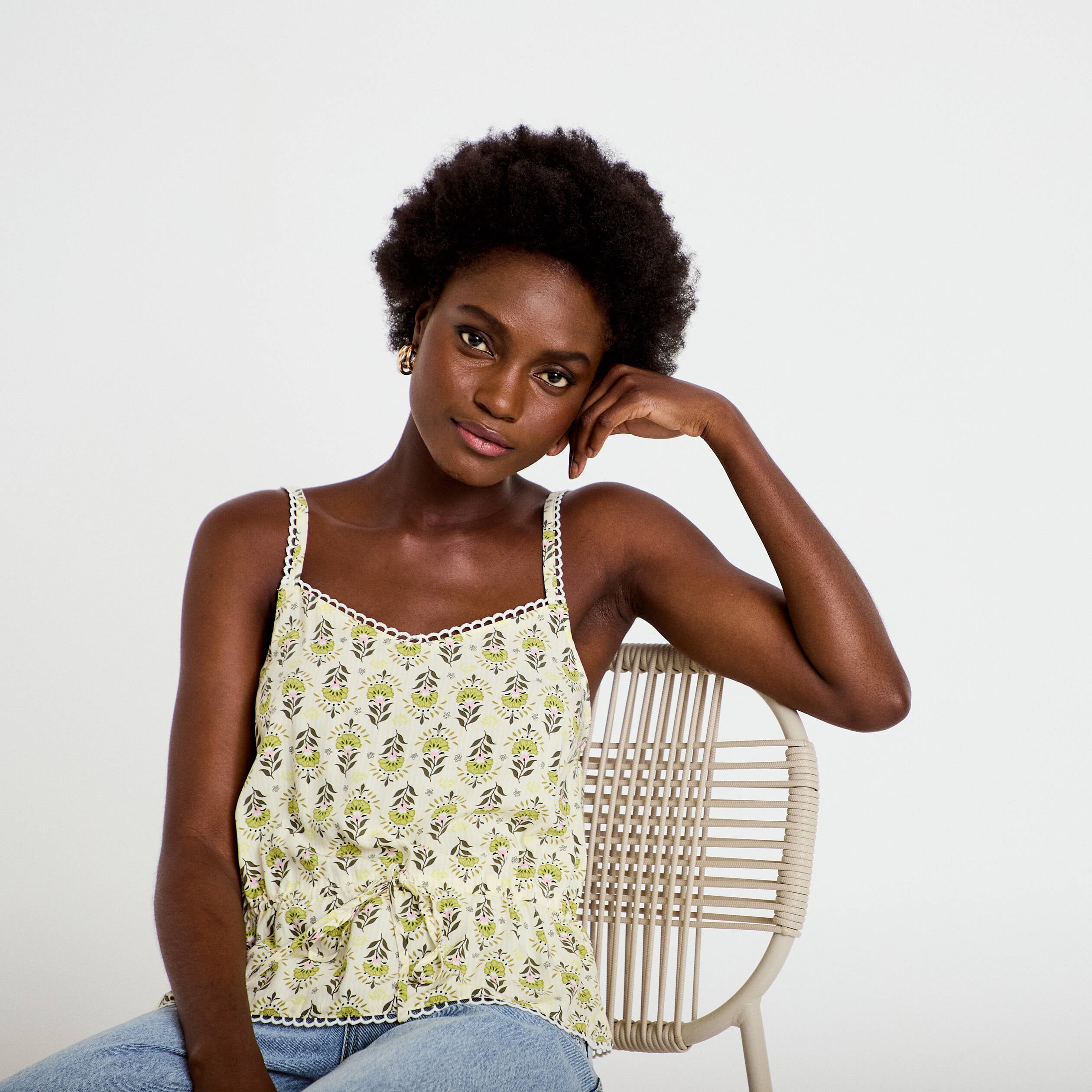 Top cintr&eacute; &agrave; fines bretelles col carr&eacute; blanc femme