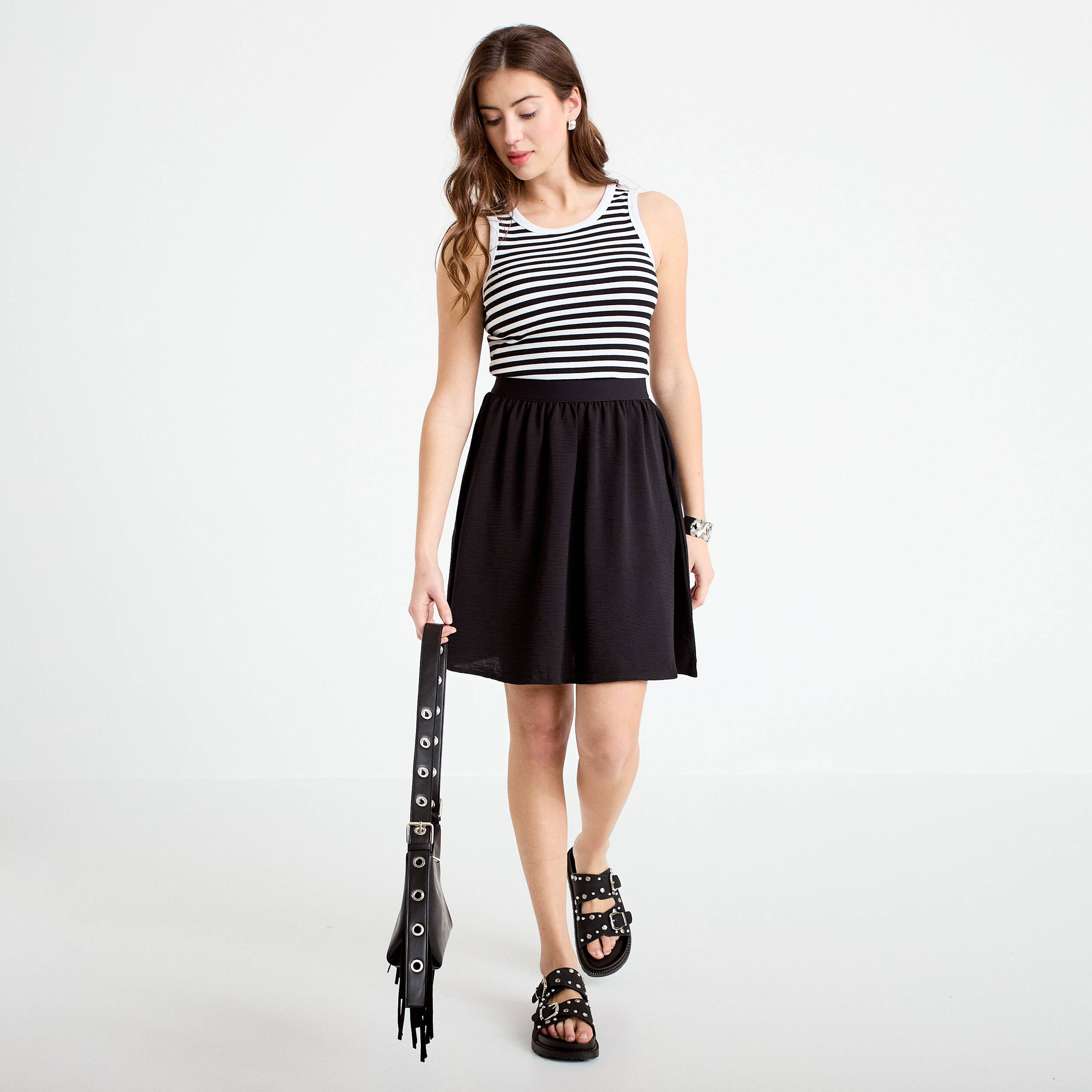 Robe courte &eacute;vas&eacute;e sans manches col rond bleu marine femme