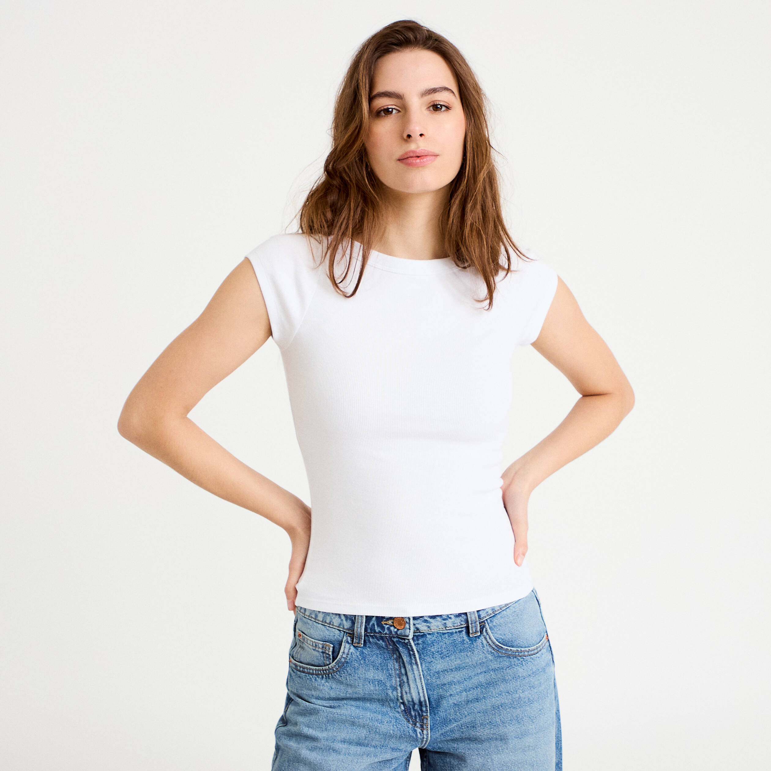 T-shirt cintr&eacute; col bateau blanc femme